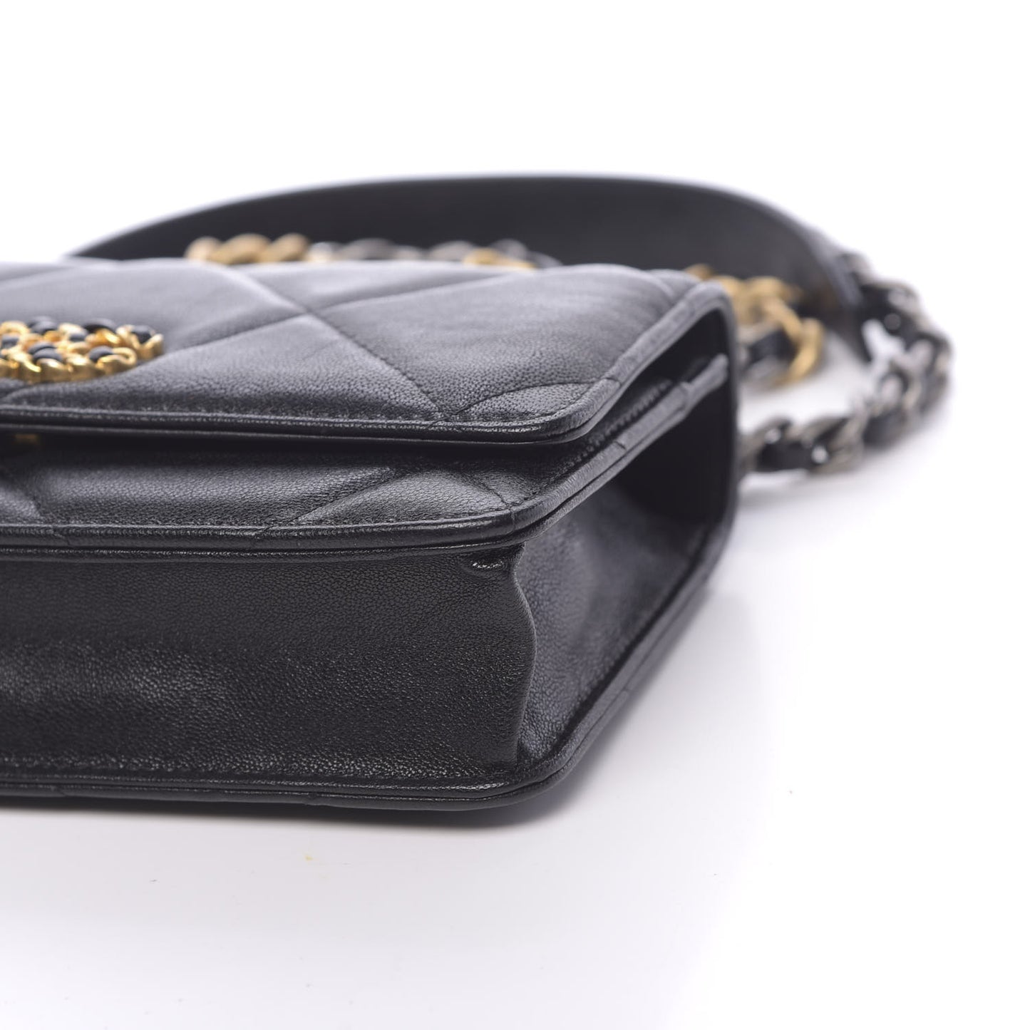 Goatskin Quilted 19 Wallet On Chain WOC Black
