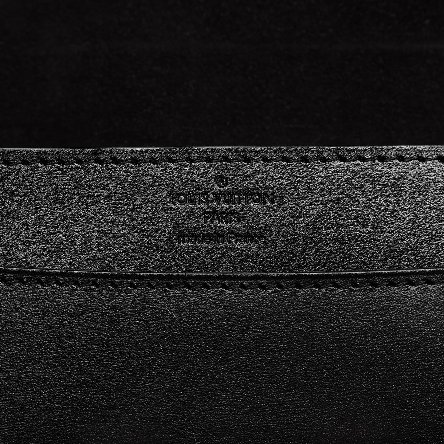 Calfskin Chain Louise GM Black