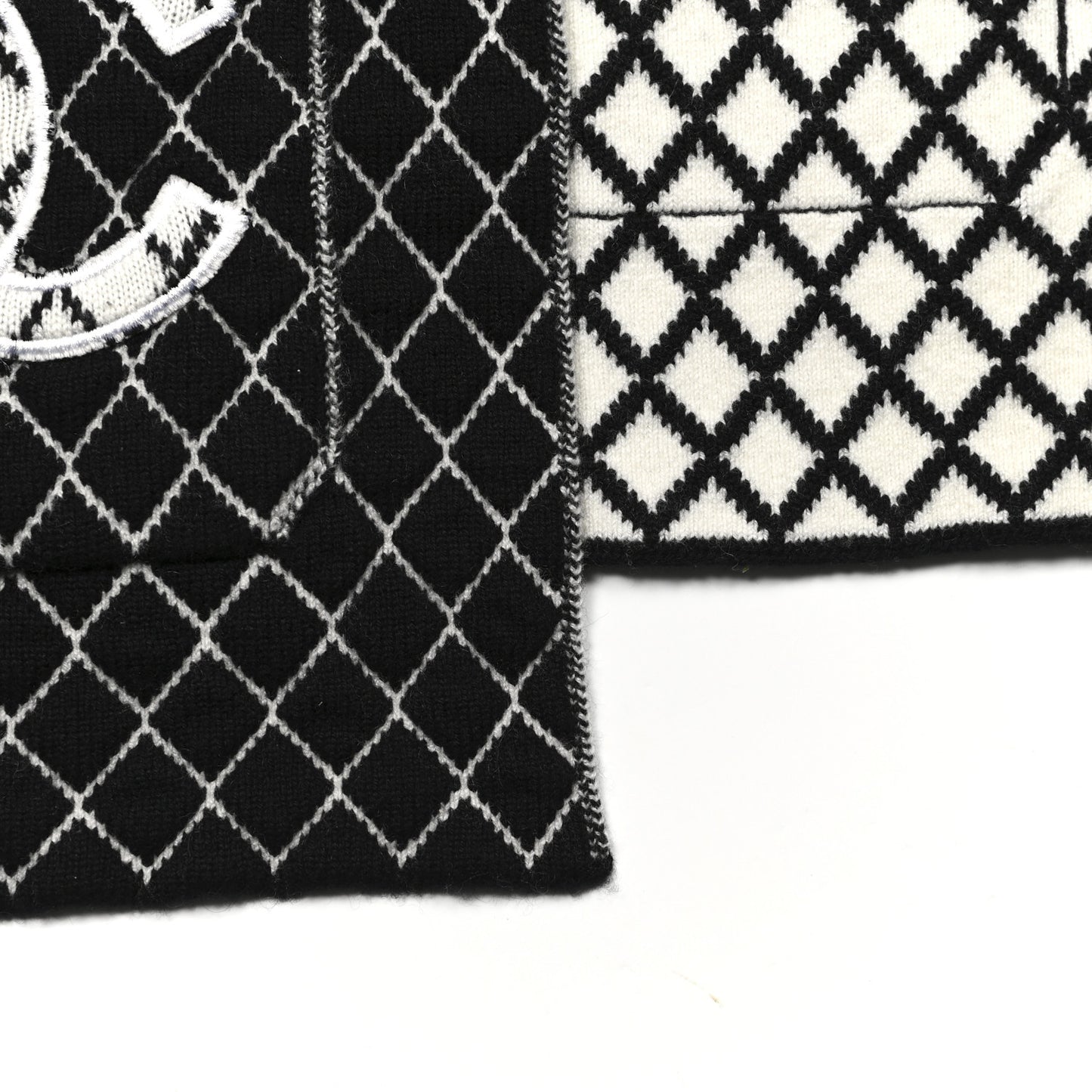 Cashmere CC Pocket Scarf Black White