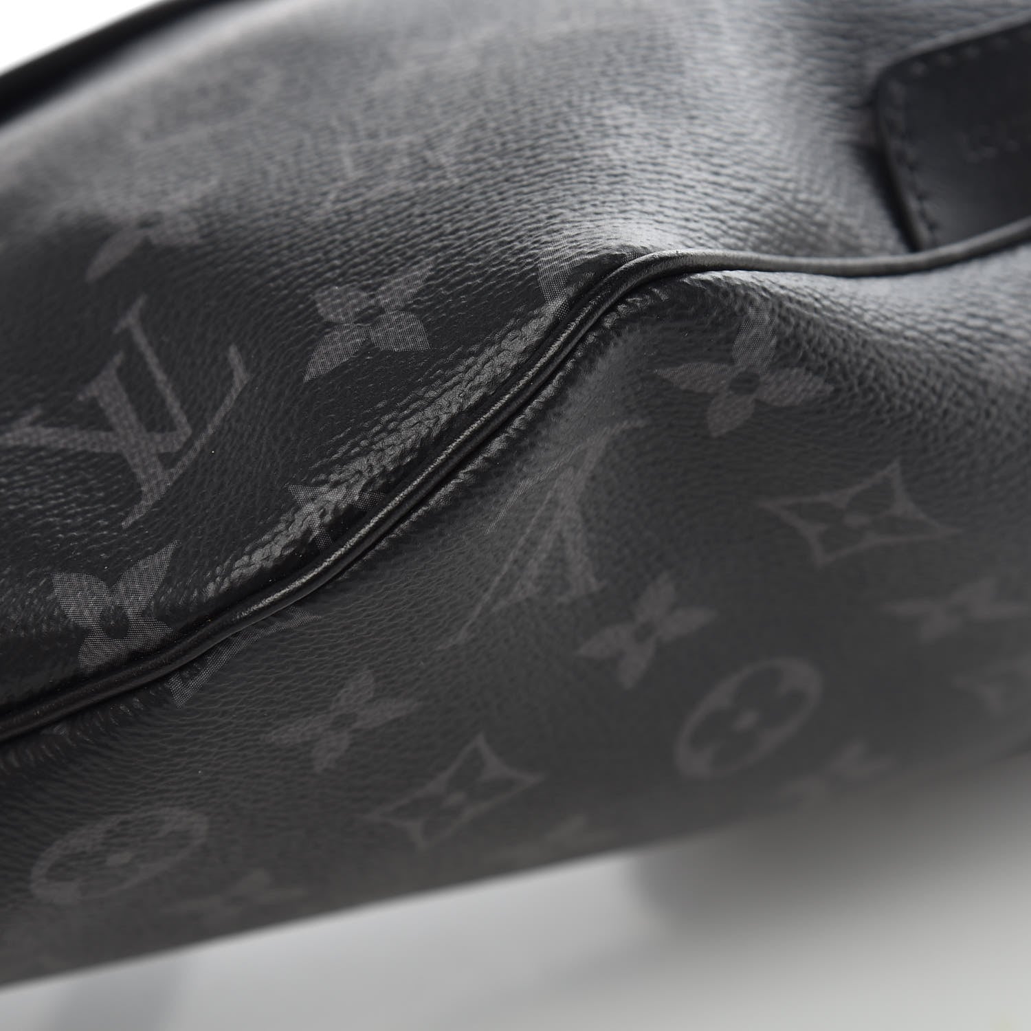 Louis Vuitton Monogram Eclipse Discovery Bumbag 8 of 9
