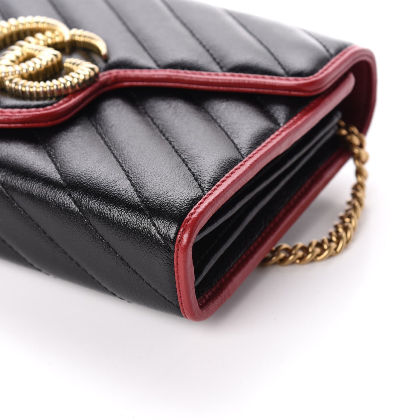 Vintage Effect Calfskin Matelasse Diagonal Torchon GG Marmont Chain Wallet Black Romantic Cherry
