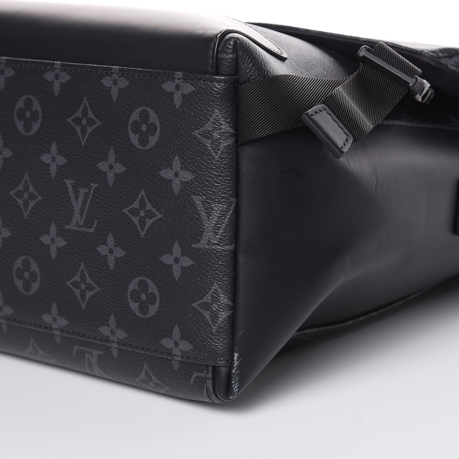 Louis Vuitton Monogram Eclipse Voyager Messenger MM 10 of 11