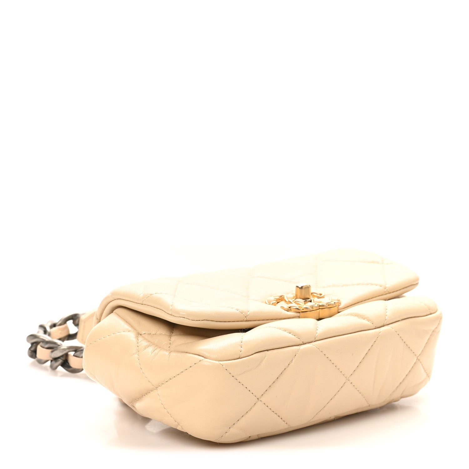CHANEL ベージュ キルティング ボディバッグ Chanel Goatskin Quilted 19 Waist Bag Light Beige 1834218