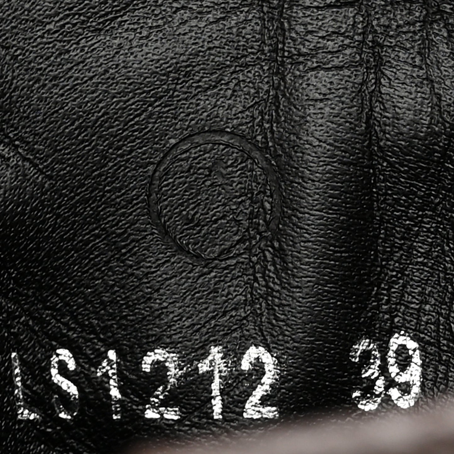 LV BEAUBOURG ANKLE BOOT 39 Black