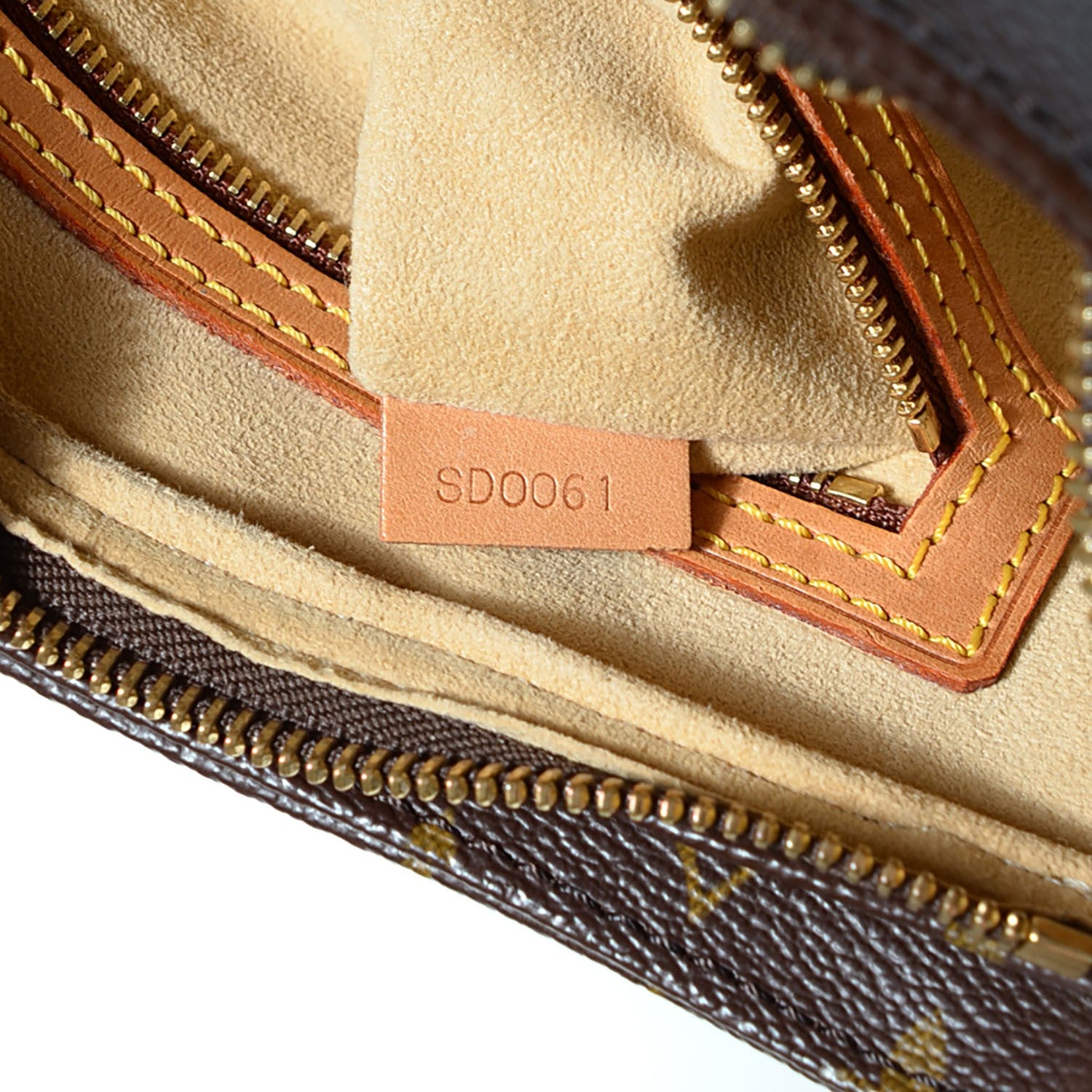 Louis Vuitton Monogram Looping MM 7 of 7