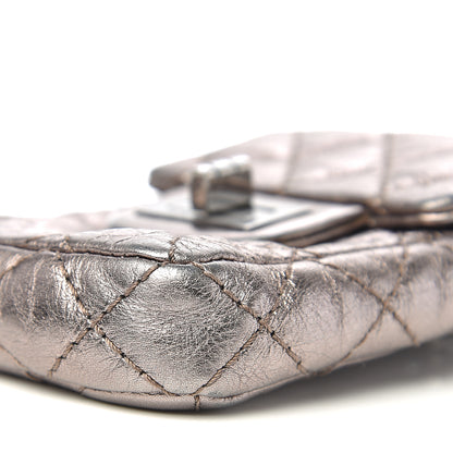 Chanel Metallic Aged Calfskin Quilted 2.55 Reissue Phone Case Green 8 of 8