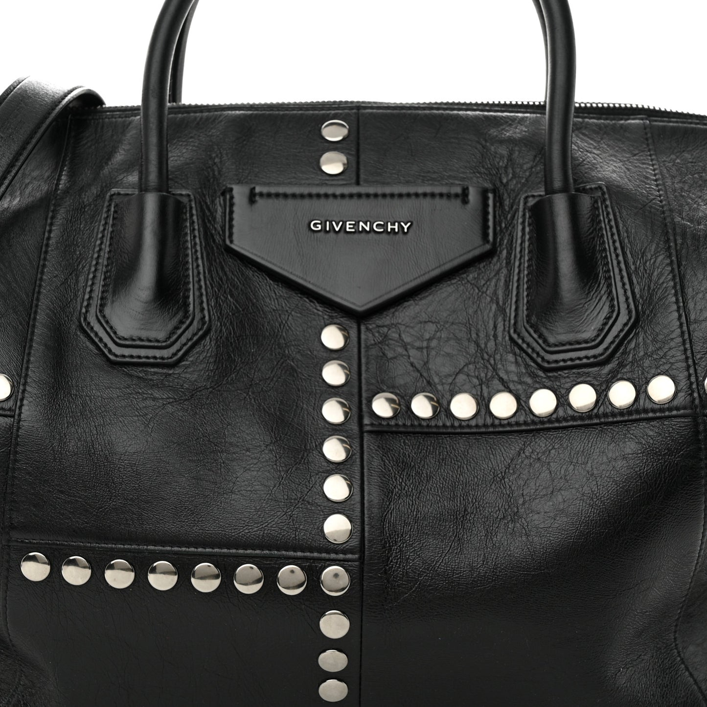 Smooth Calfskin Medium Studded Soft Antigona Black