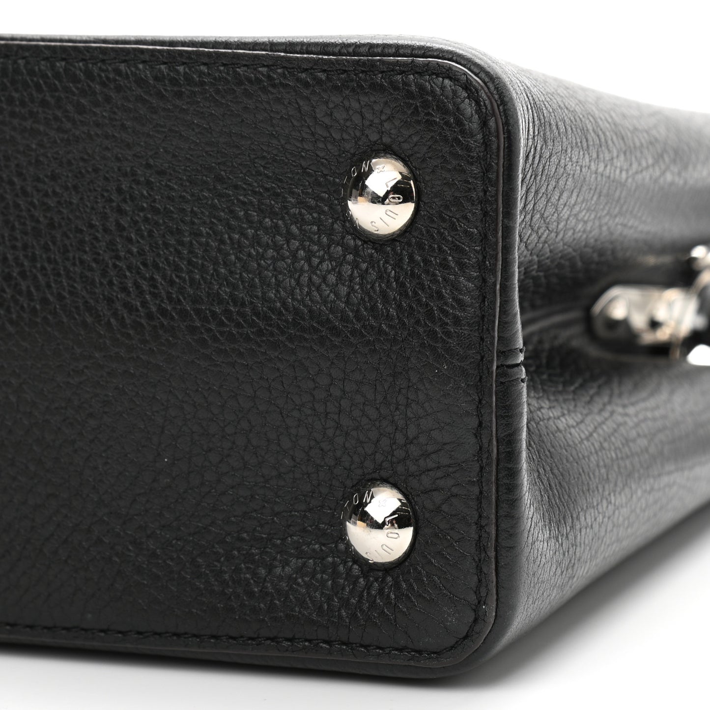Taurillon Capucines PM Black