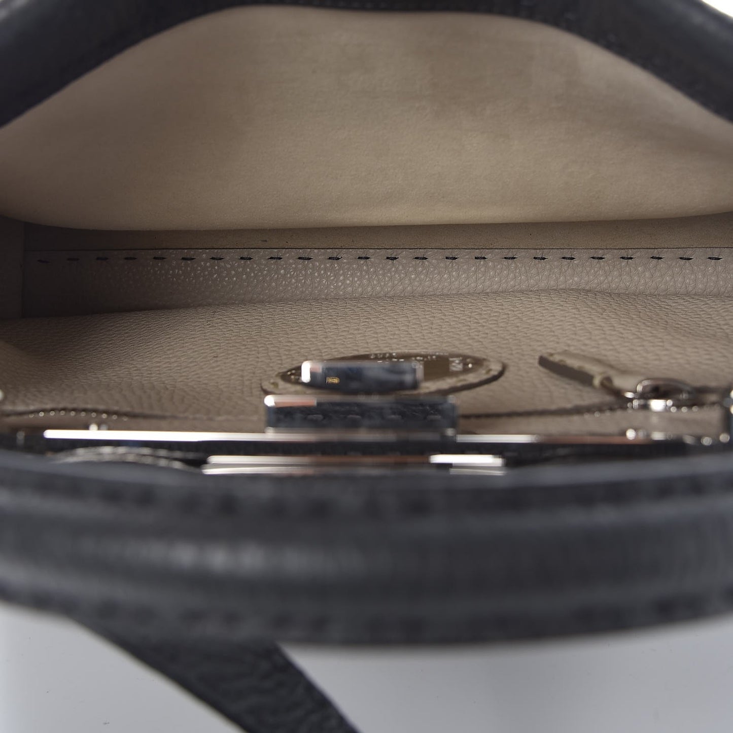 Cuoio Romano Selleria Bi-Color Medium Peekaboo Iconic Satchel Asfalto Latte