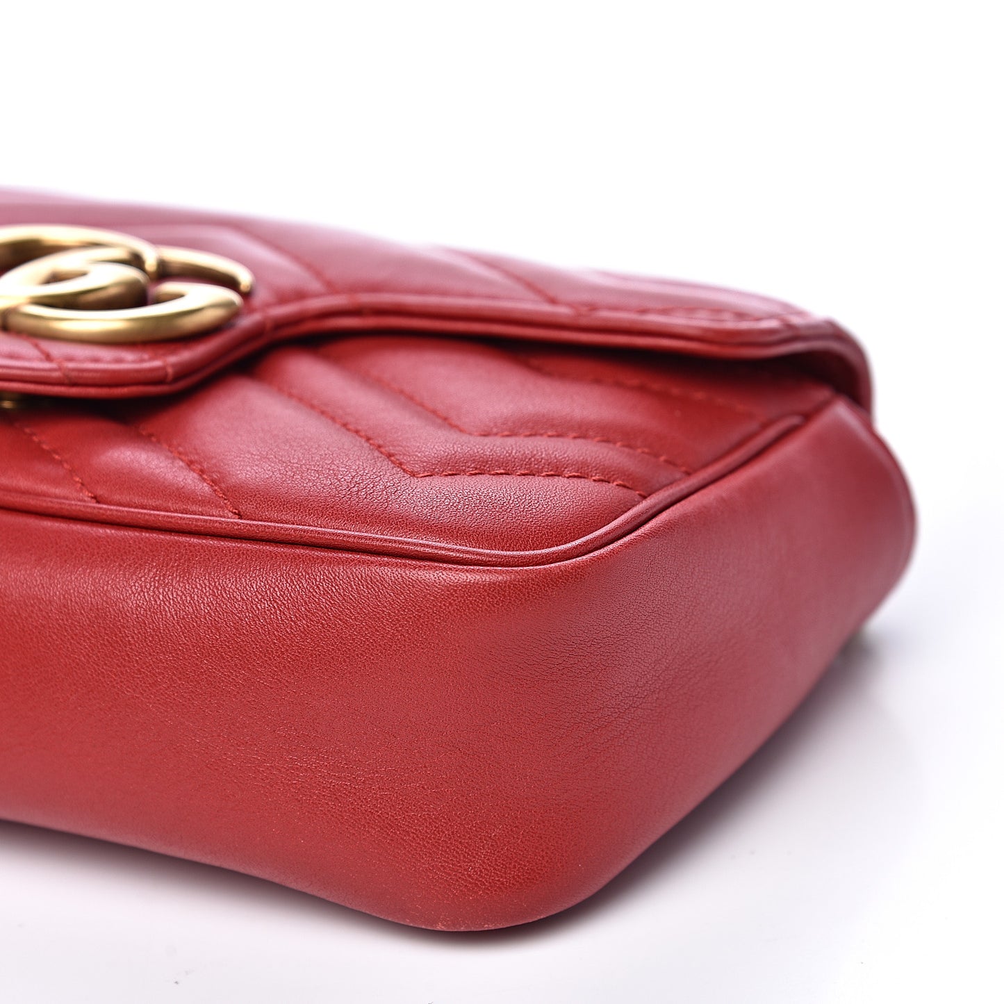 Calfskin Matelasse Super Mini GG Marmont Shoulder Bag Hibiscus Red