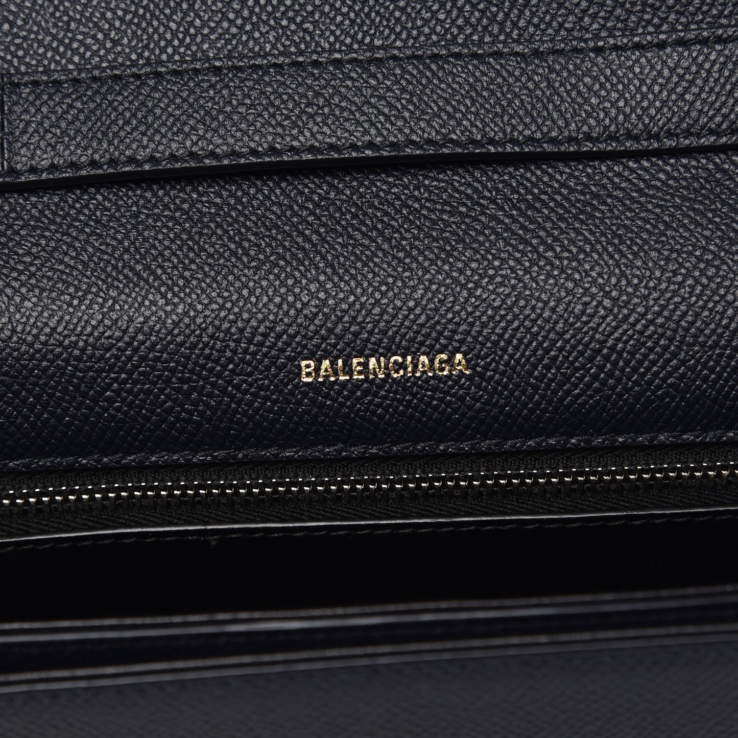 Signature Grained Calfskin Logo S Ville Day Bag Bleu Tempete Jaune