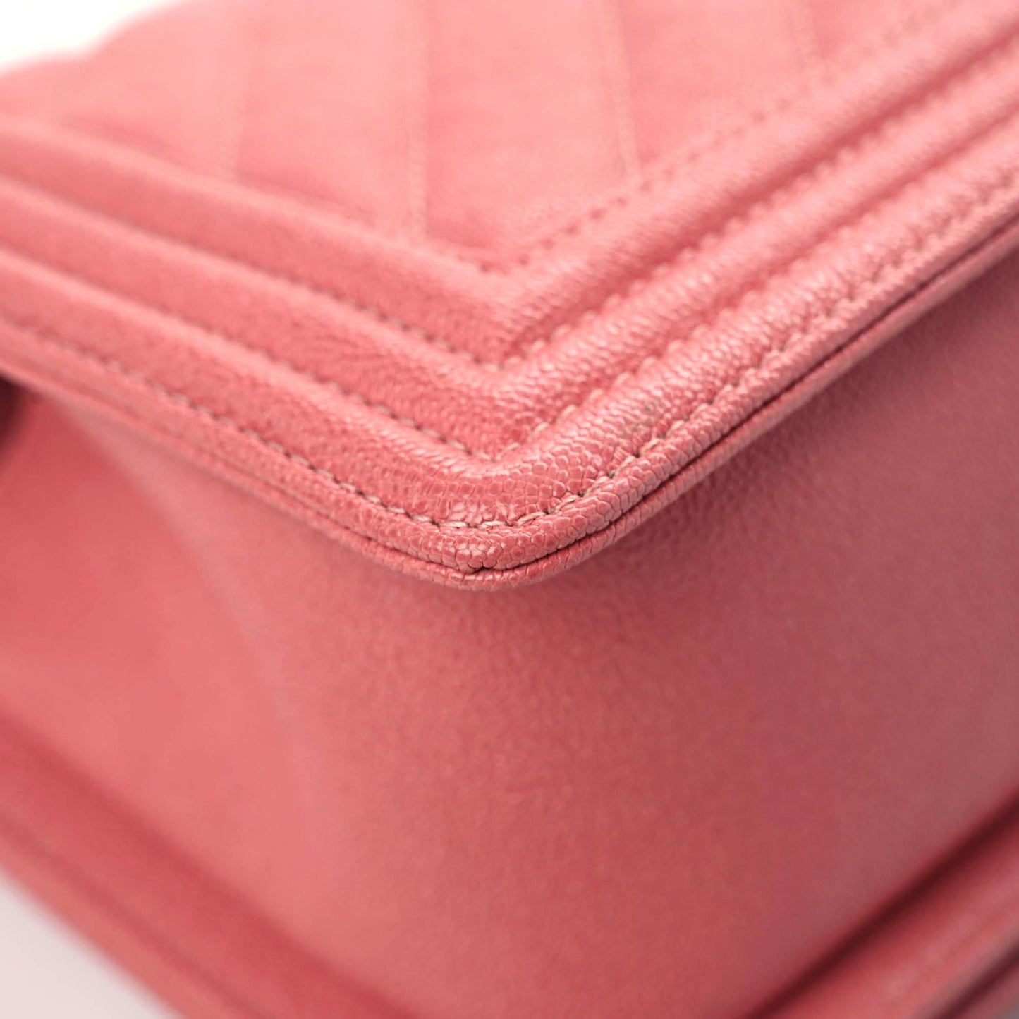 Caviar Chevron Quilted Medium Boy Flap Pink