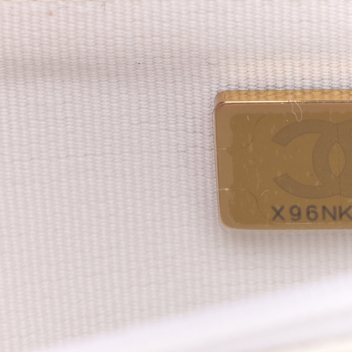 Caviar Quilted Wallet On Chain WOC White