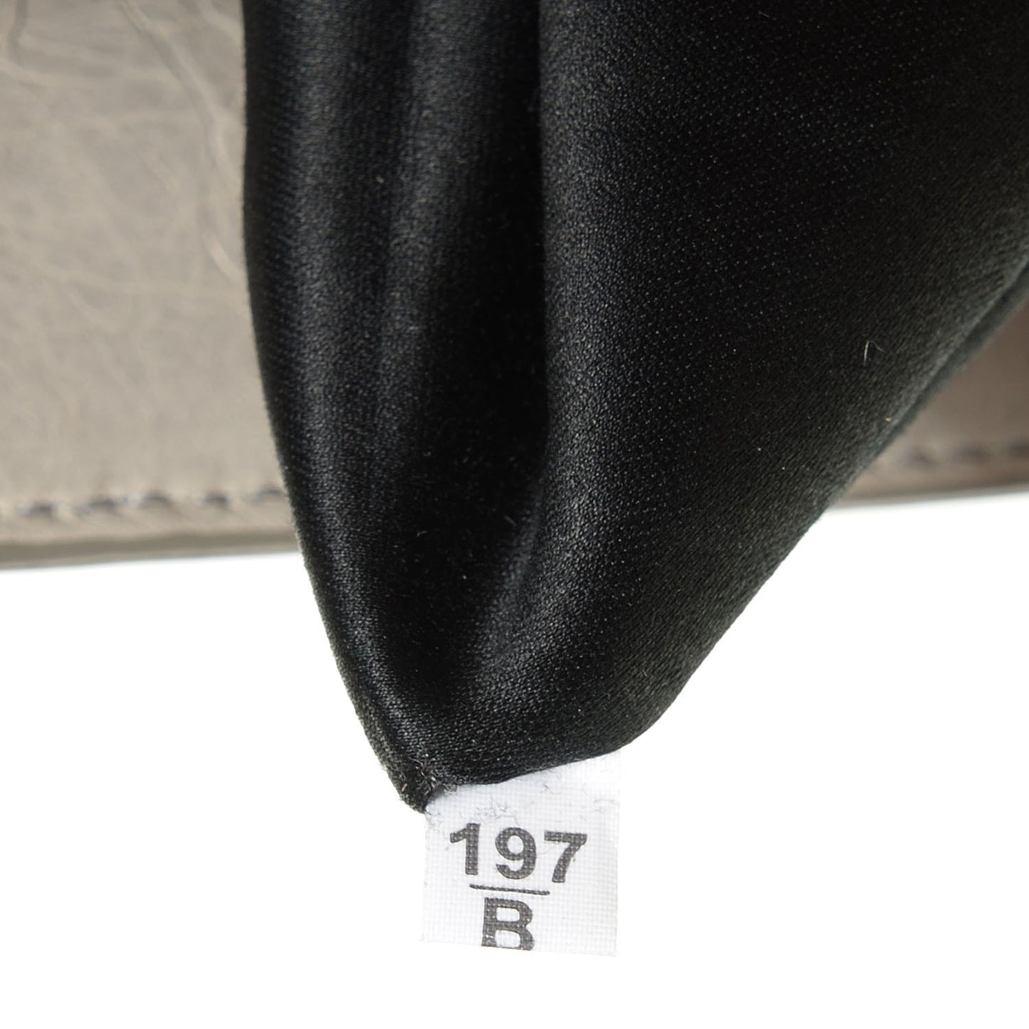 Vitello Shine Tote Nube