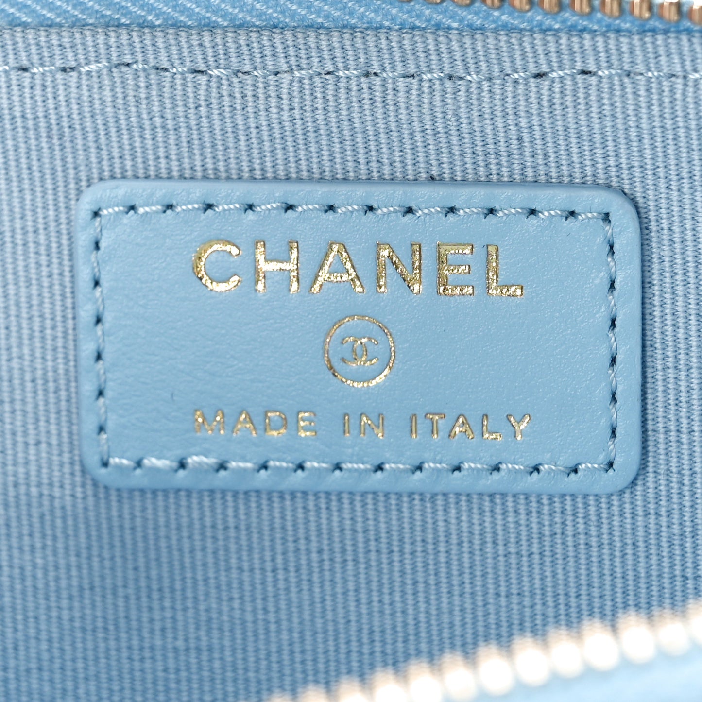 Caviar Quilted CC Zip Around Card Holder Light Blue