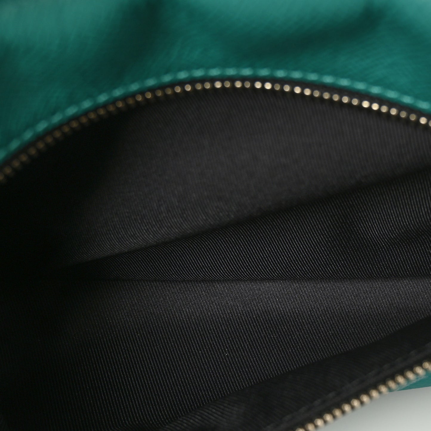 Taiga Monogram Outdoor Messenger Vert