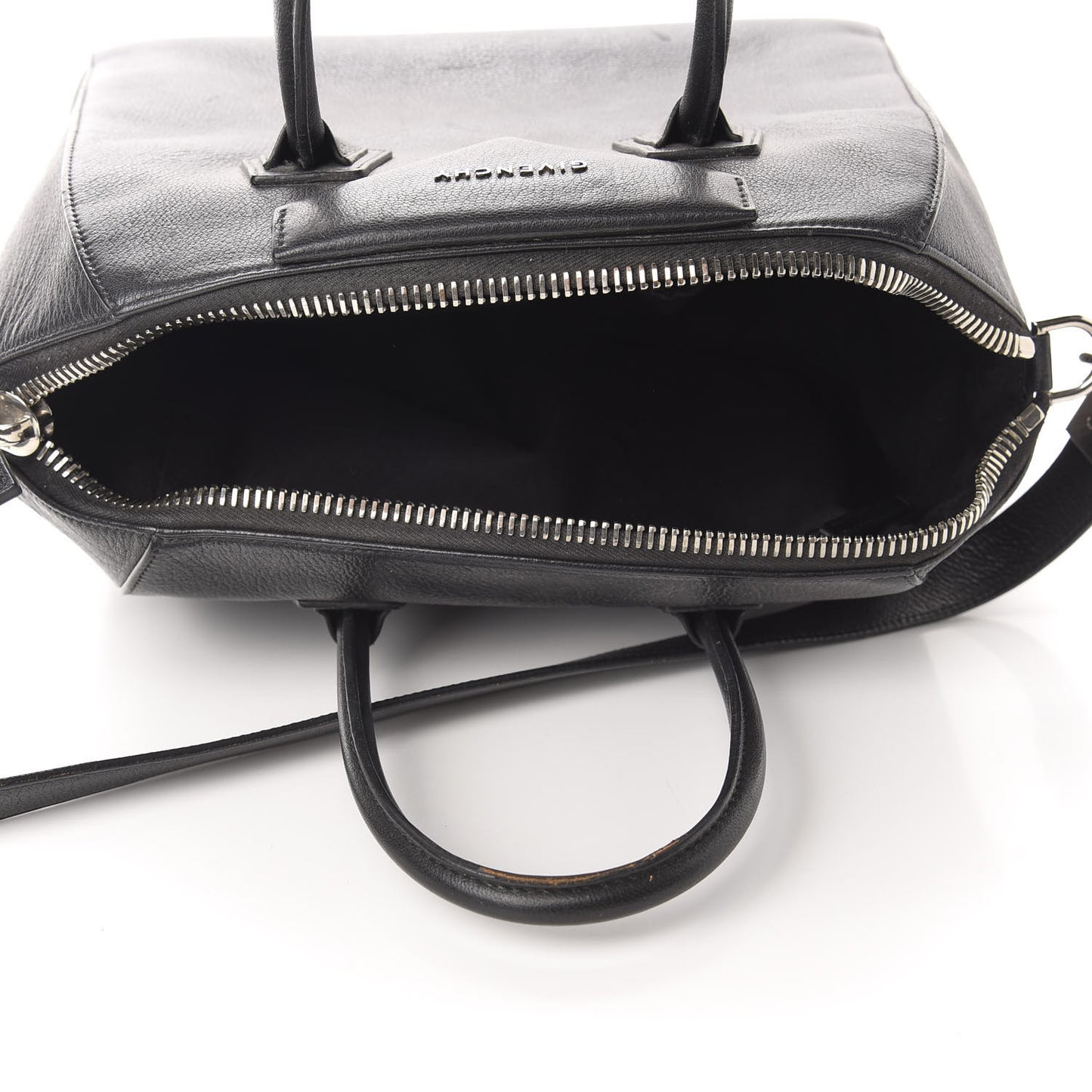 Sugar Goatskin Medium Antigona Black