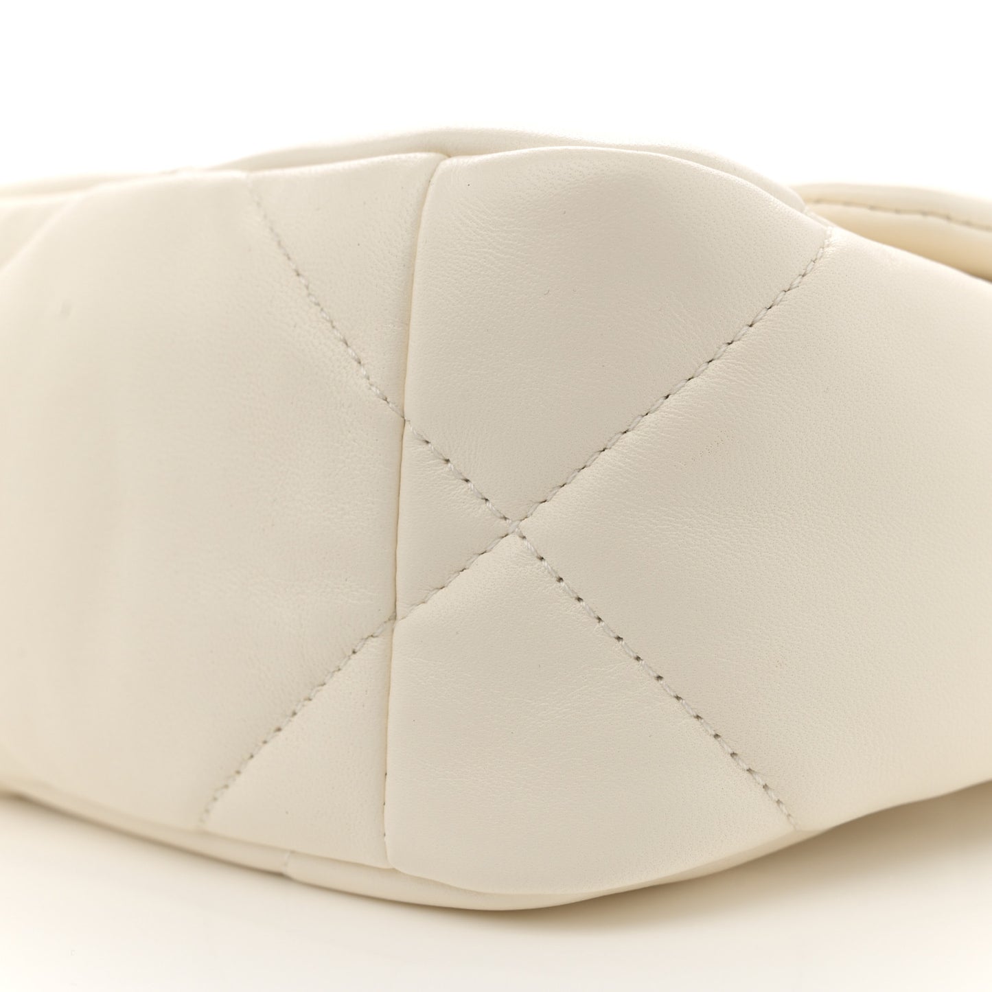 Lambskin Quilted Medium Chanel 19 Flap White