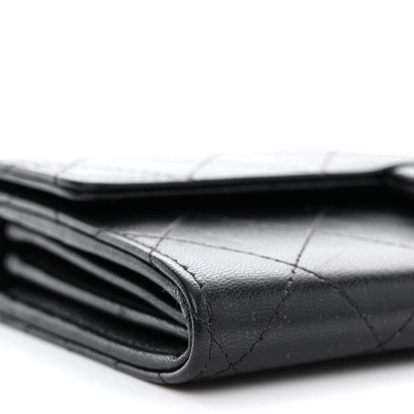 Goatskin Quilted Chic Pearls Clutch With Chain Black
