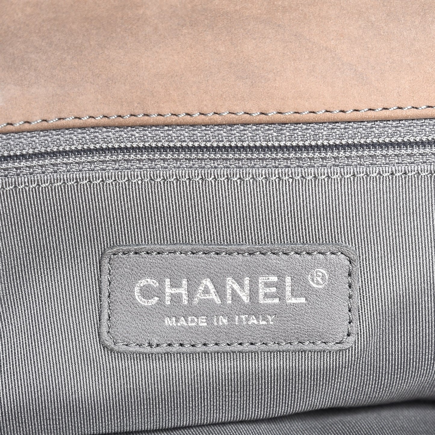 Nubuck Quilted Chain Around Maxi Flap Grey