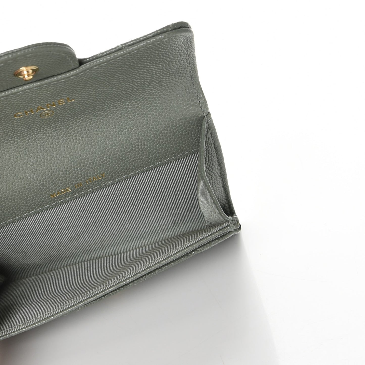 Iridescent Caviar Quilted Flap Card Holder Green