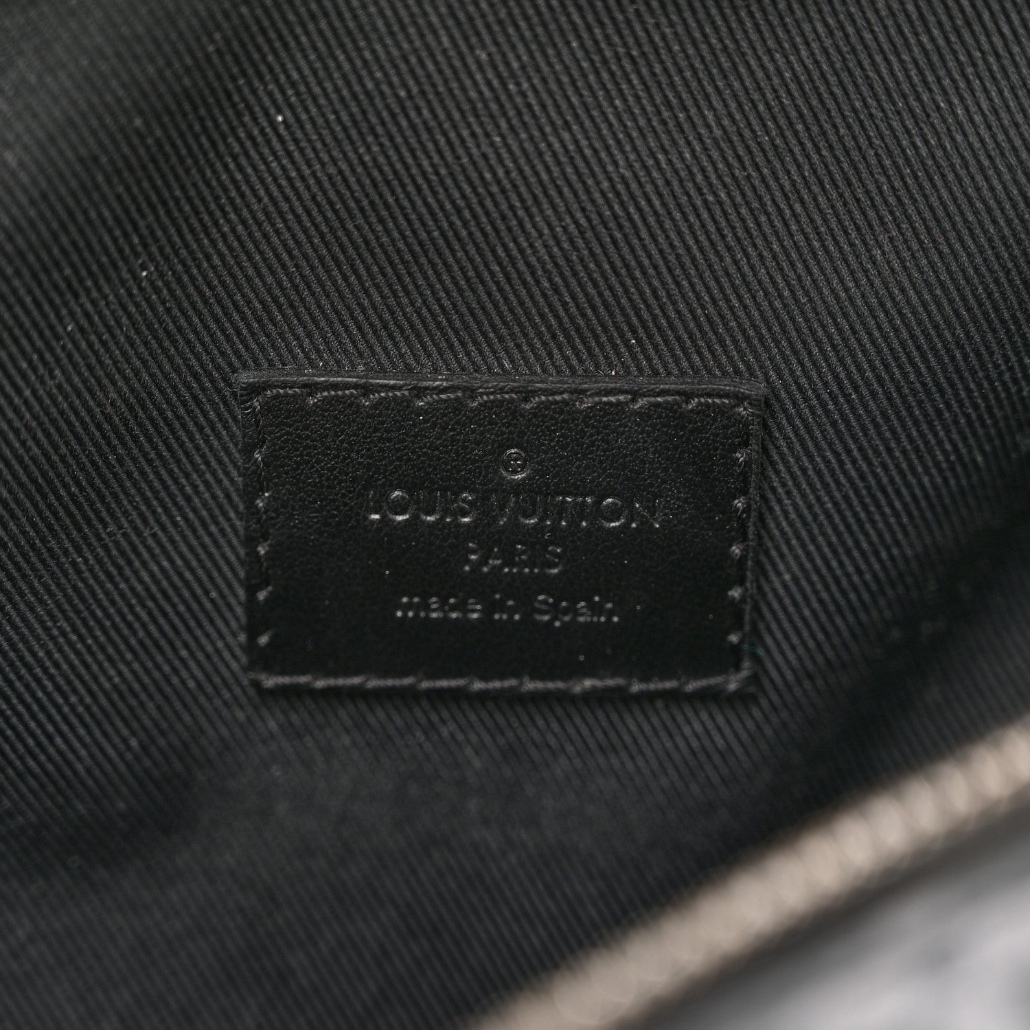 Louis Vuitton Monogram Eclipse Discovery Bumbag 6 of 10