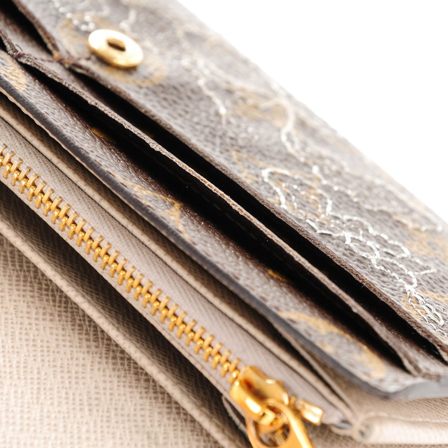 Monogram Dentelle Sarah Wallet Silver