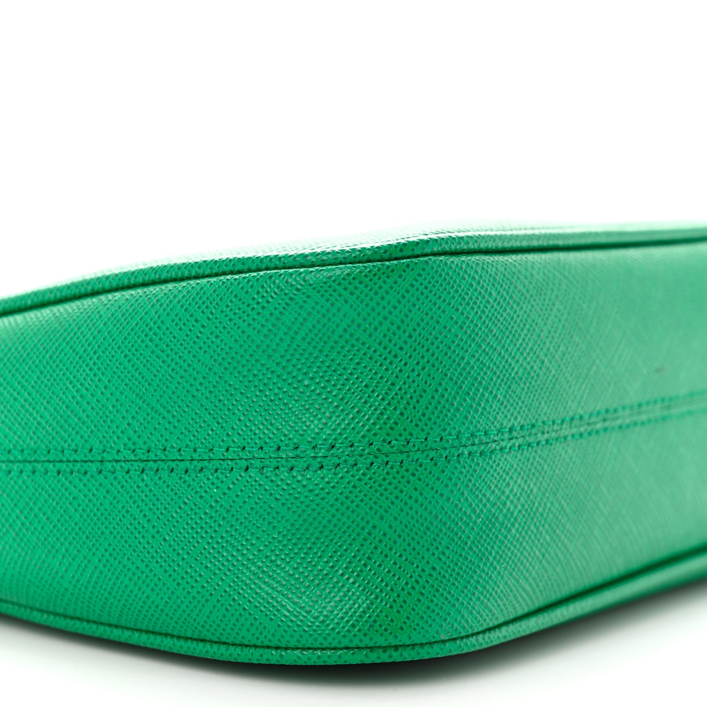 Saffiano Lux Re-Edition 2005 Shoulder Bag Menta