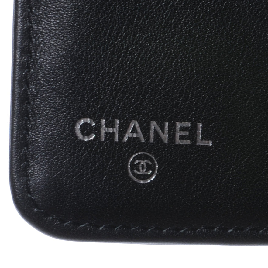 Patent Quilted Yen Wallet Black