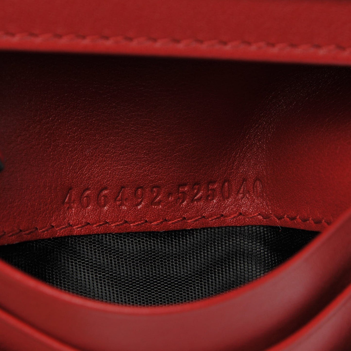 Calfskin Matelasse GG Marmont Card Case Wallet Hibiscus Red