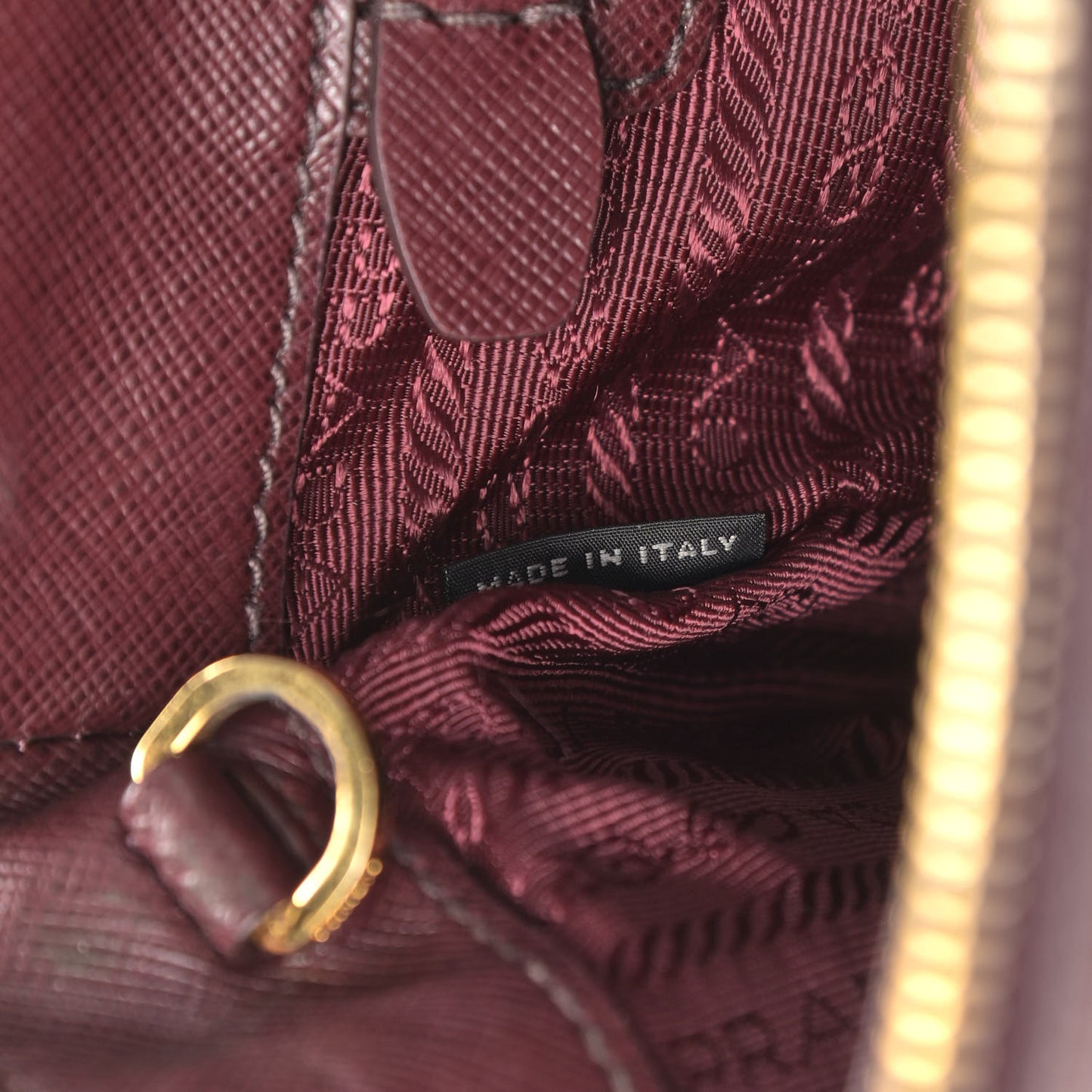 Saffiano Medium Galleria Double Zip Tote Granato