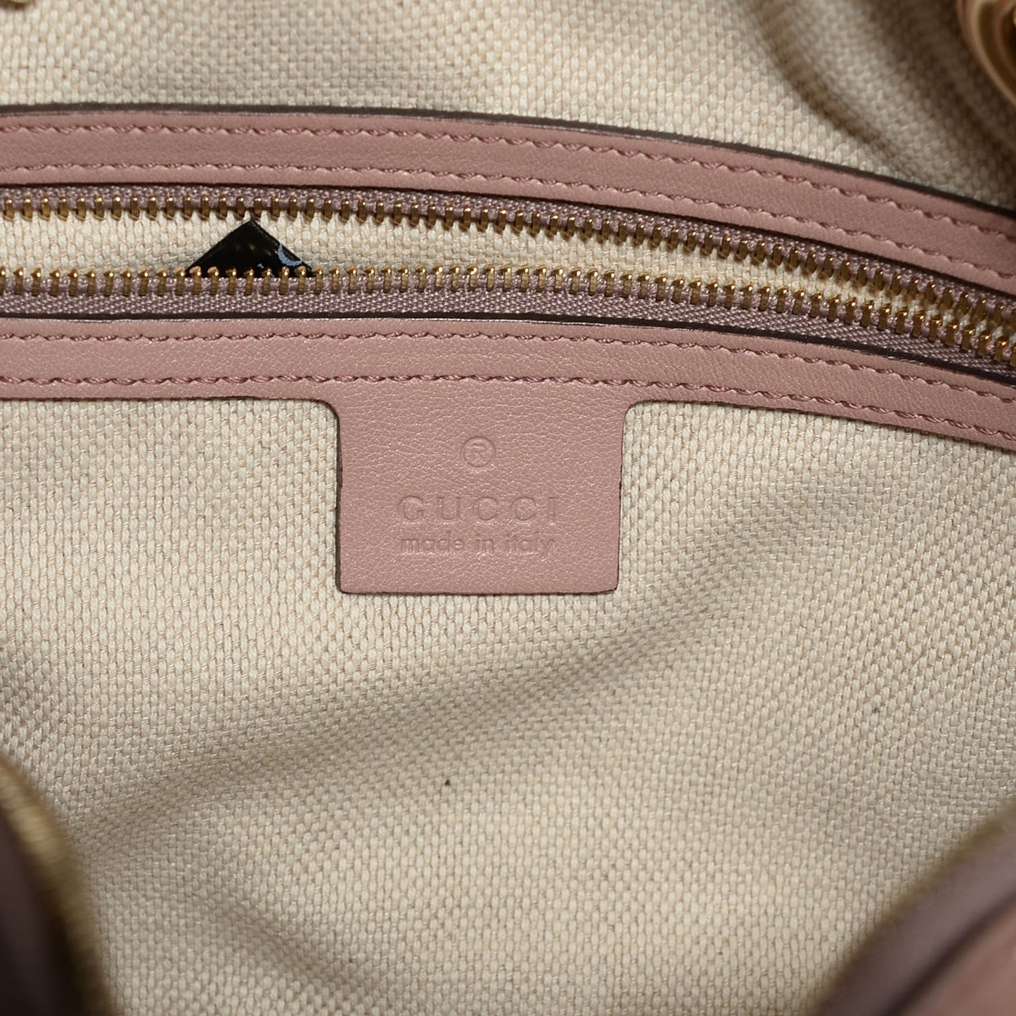 Soft Patent Small Soho Bowler Dark Cipria