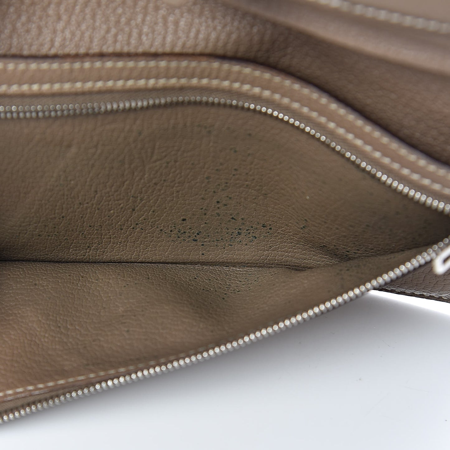 Chevre Mysore Bearn Gusset Wallet Etoupe