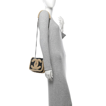 Chanel Shiny Crumpled Sheepskin Shearling CC Mania Flap Bag Black Beige 2 of 11