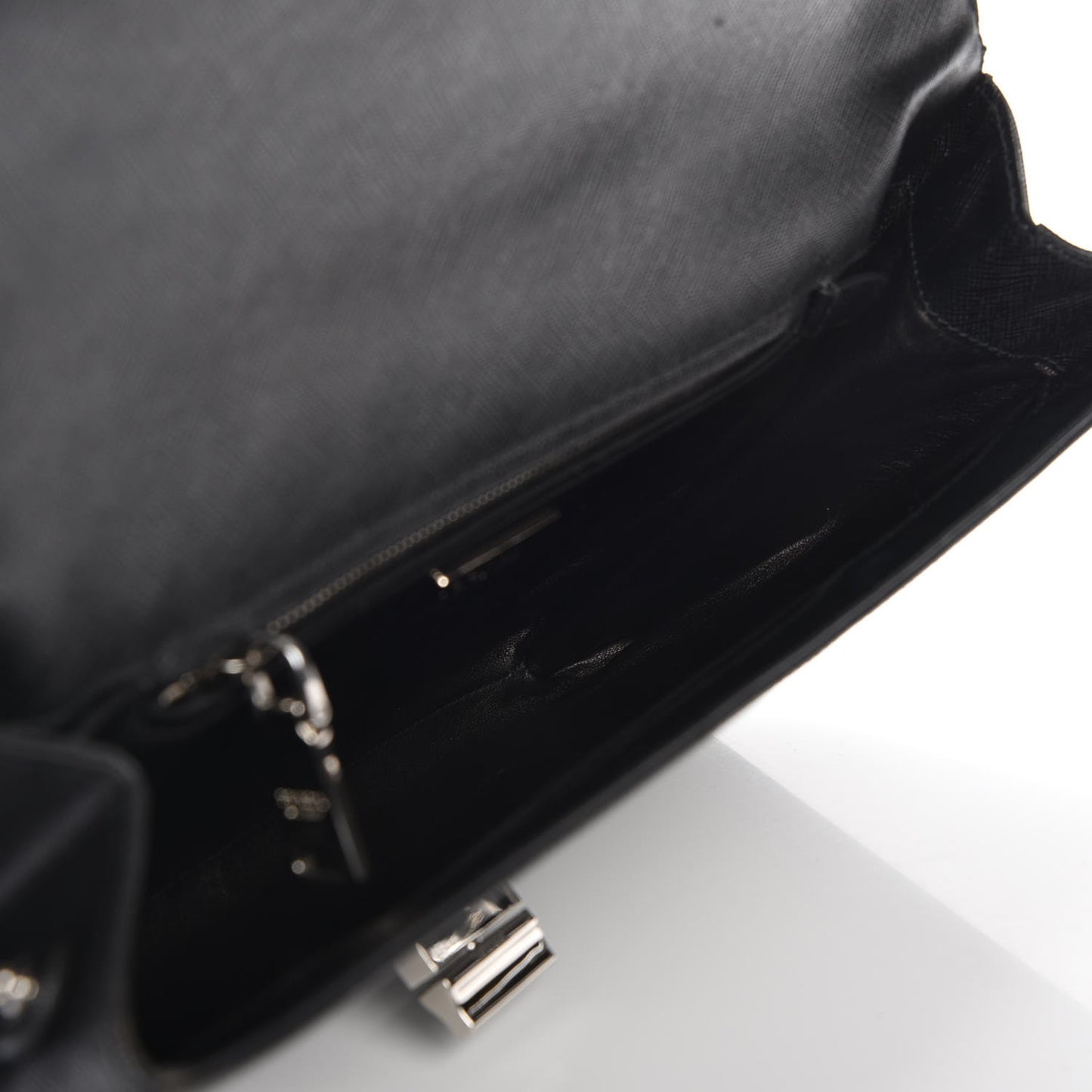 Saffiano Lux Flap Clutch Nero Black