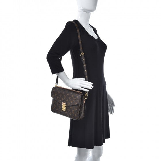 Monogram Pochette Metis