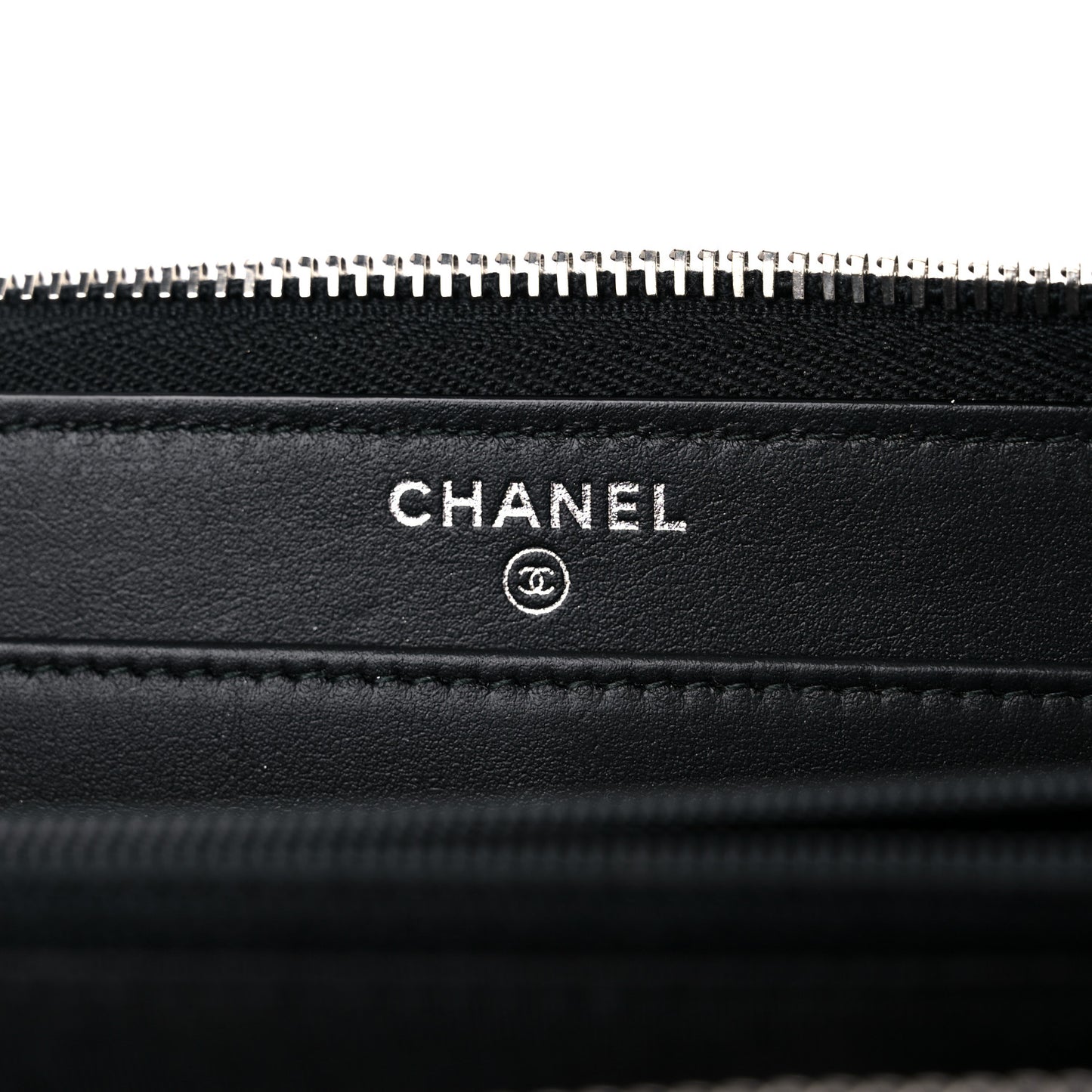 Caviar Quilted Diamond CC Gusset Zip Around Wallet Black