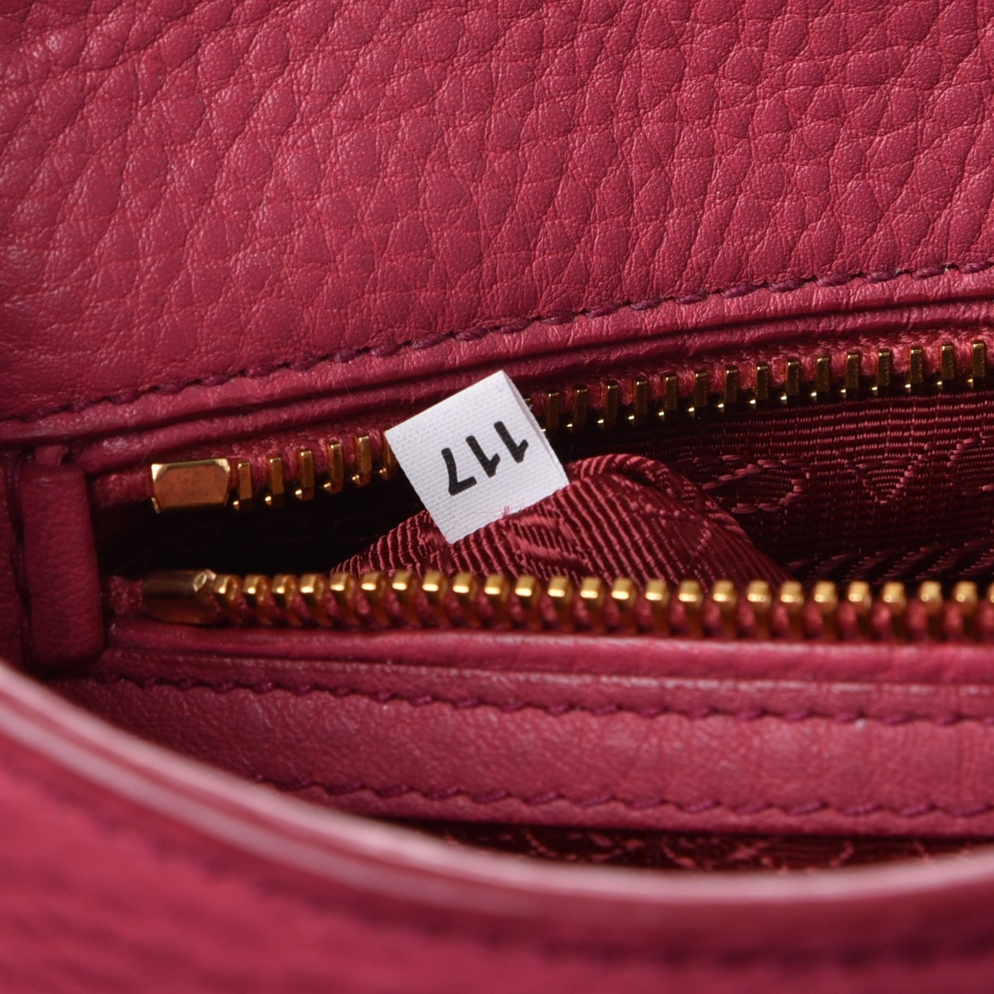 Vitello Daino Push Lock Messenger Bag Peonia