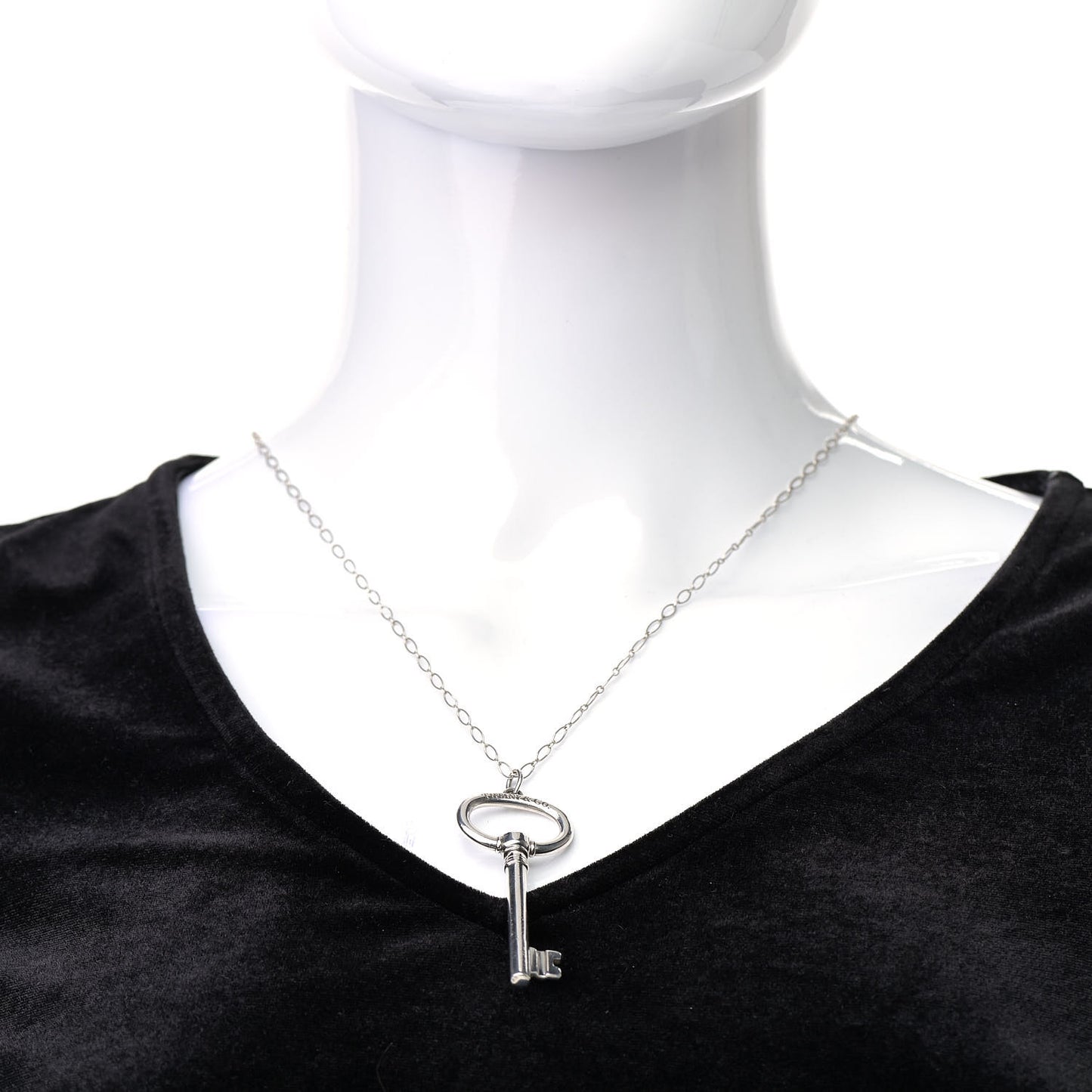 Sterling Silver Oval Key Pendant Link Necklace