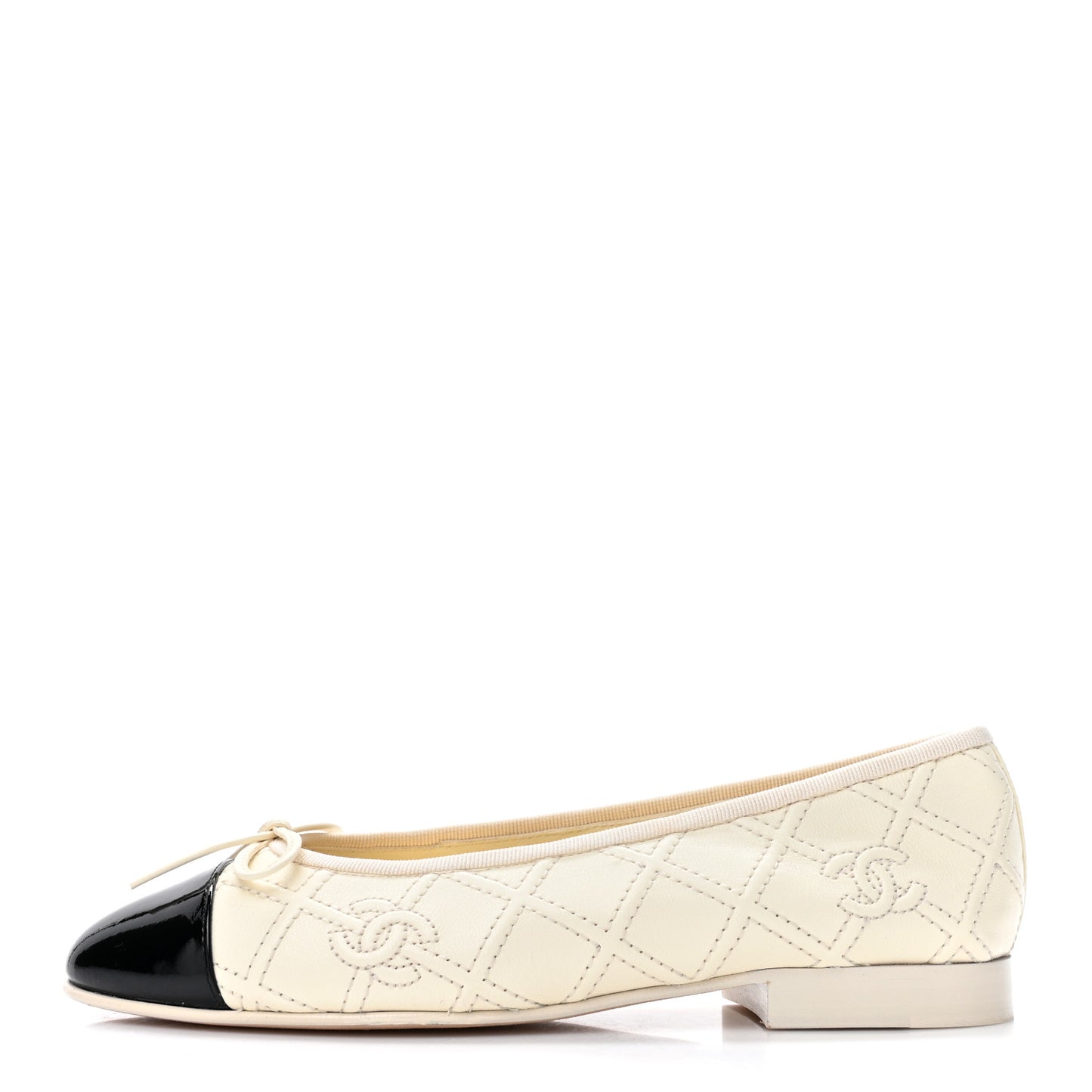 Lambskin Patent Double Stitched CC Cap Toe Ballerina Flats 36 Ivory Black