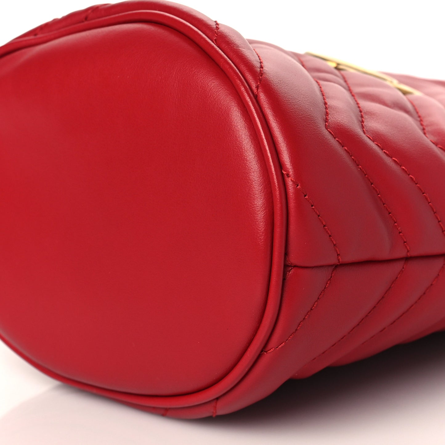 Calfskin Matelasse Mini GG Marmont 2.0 Bucket Bag Hibiscus Red