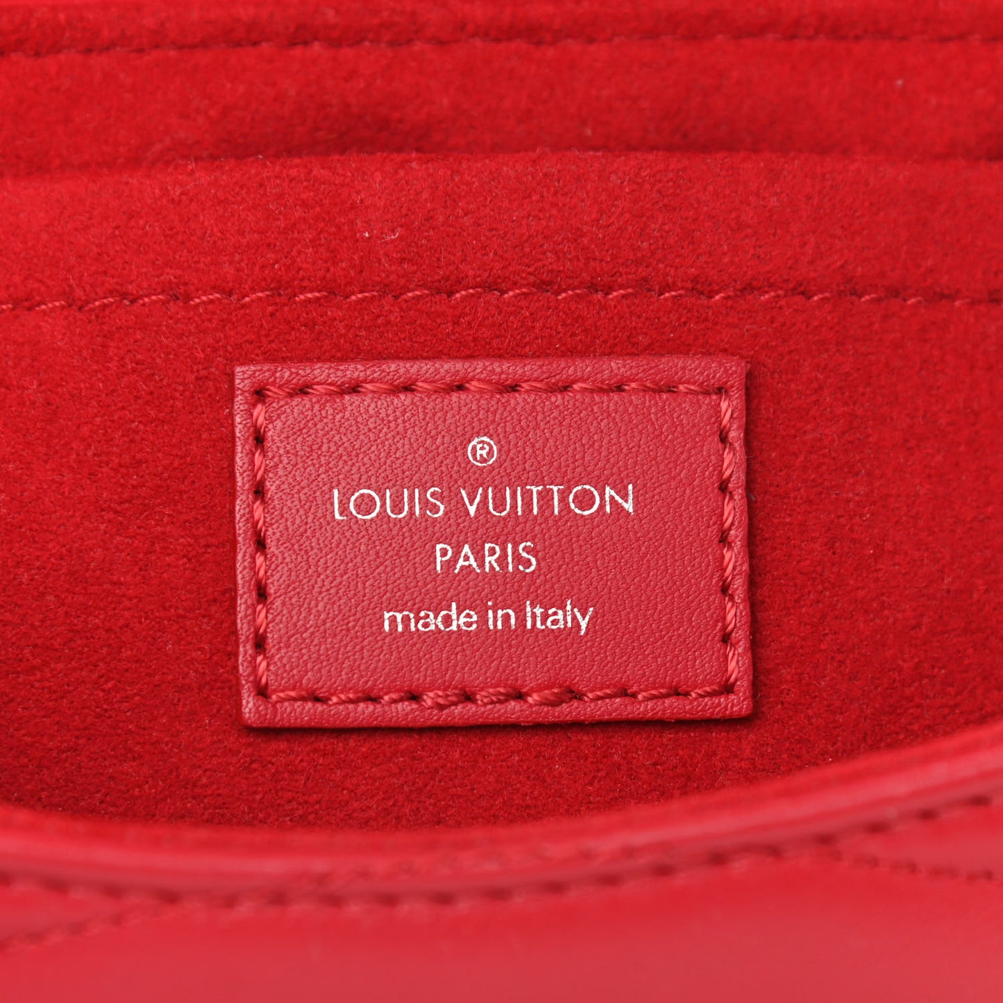 Calfskin New Wave Chain MM Ecarlate