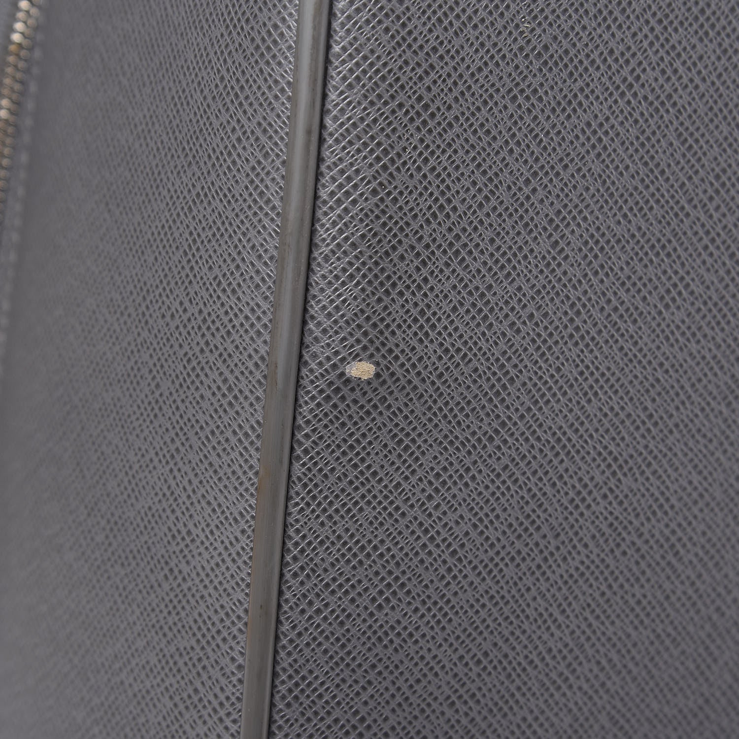 Louis Vuitton Taiga Pilot Case Glacier 12 of 16