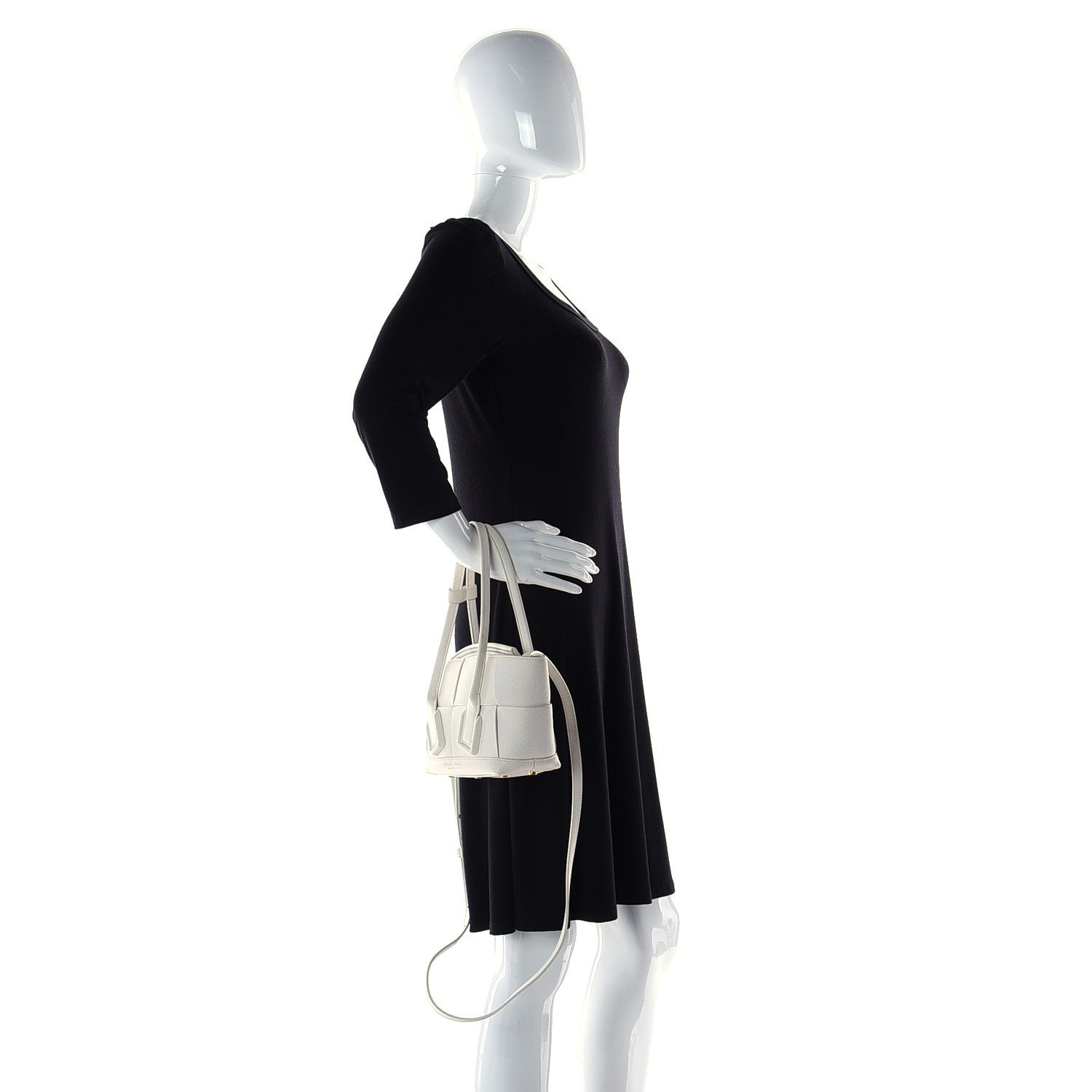 Bottega Veneta Grained Calfskin Maxi Intrecciato Arco 29 Plaster 3 of 10