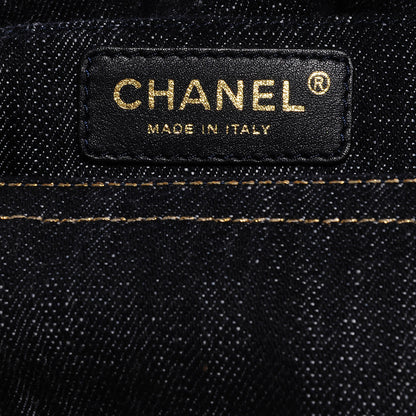 Chanel Denim CC Messenger Bag 5 of 7