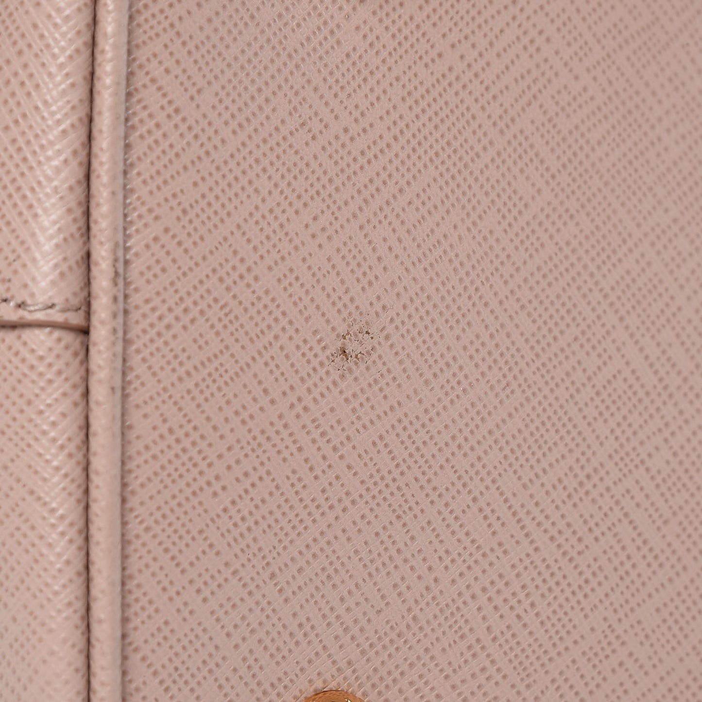 Saffiano Lux Medium Tote Cammeo