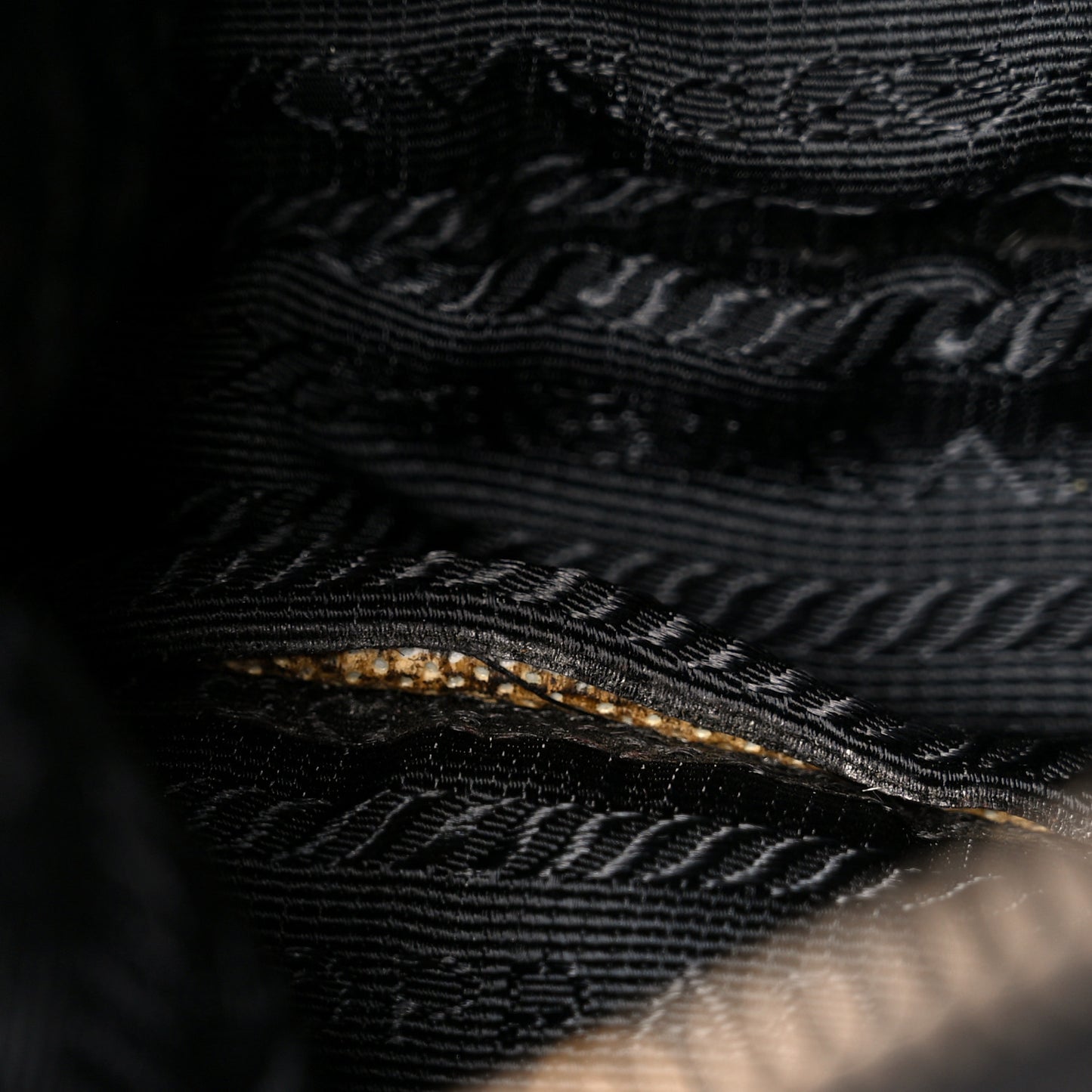 Tessuto Nylon Saffiano Pochette Black