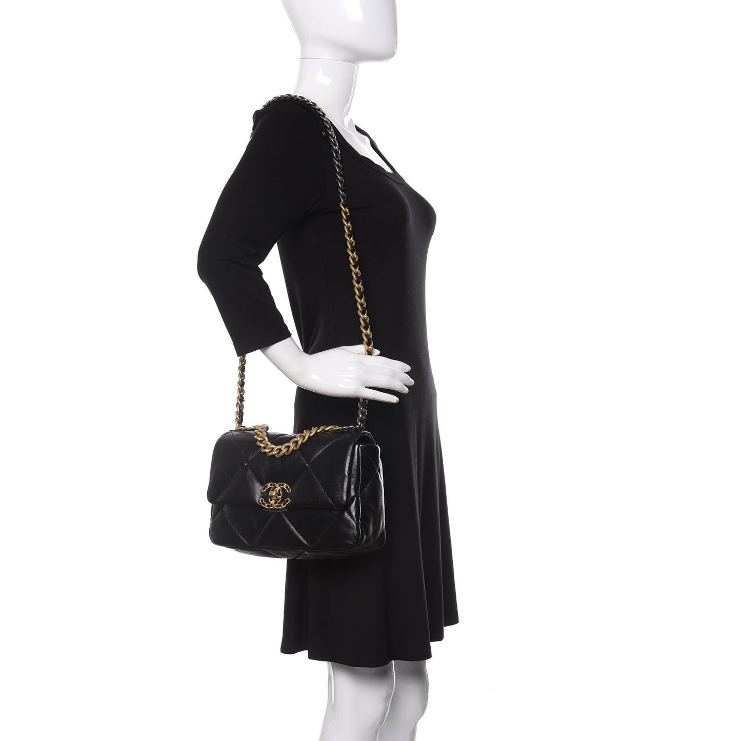 Lambskin Quilted Medium 19 Flap Black