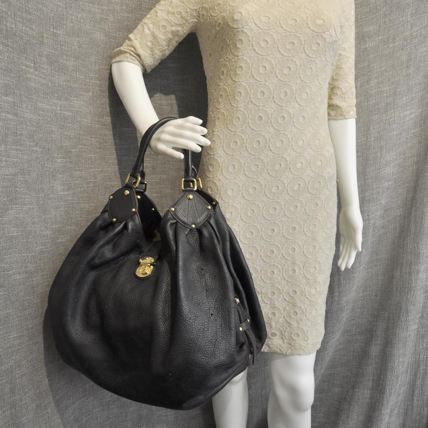 Louis Vuitton Mahina XL Black 2 of 9