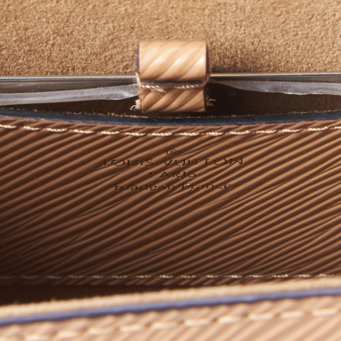 Epi Twist Shoulder Bag MM Camel